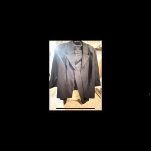 Navy cropped pant suit by Dana Buchman. Jacket size 22, pants size 16.